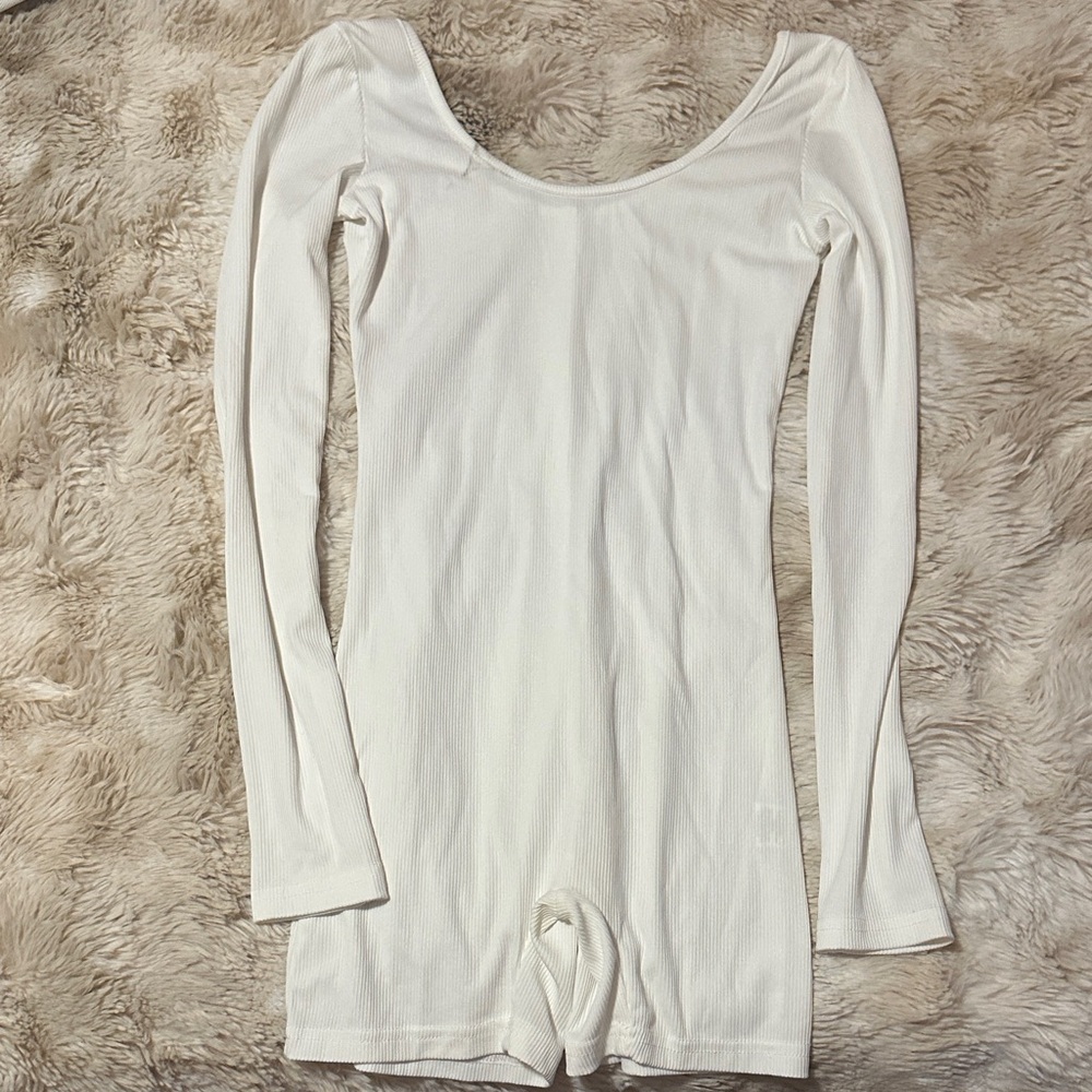SHEIN White Long Sleeve Bodysuit